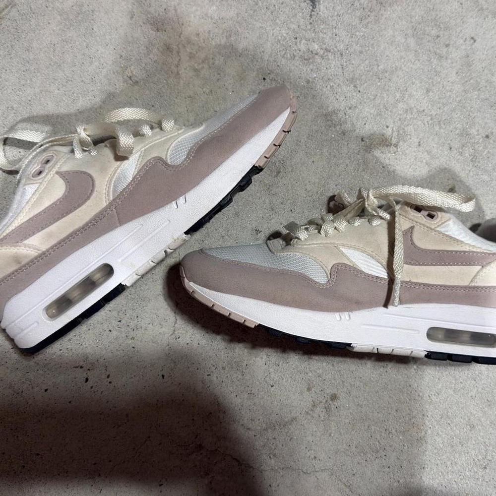 Nike Air Max 1 Women 7.5 Light white Pink Casual Sneakers